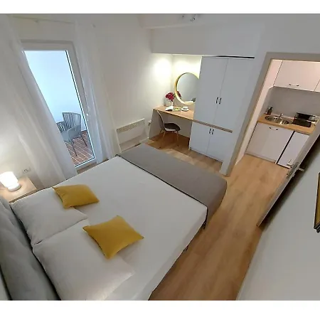 Apartment Fantasia *