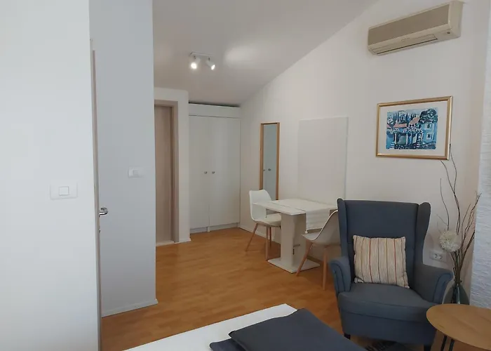 Apartment Fantasia *